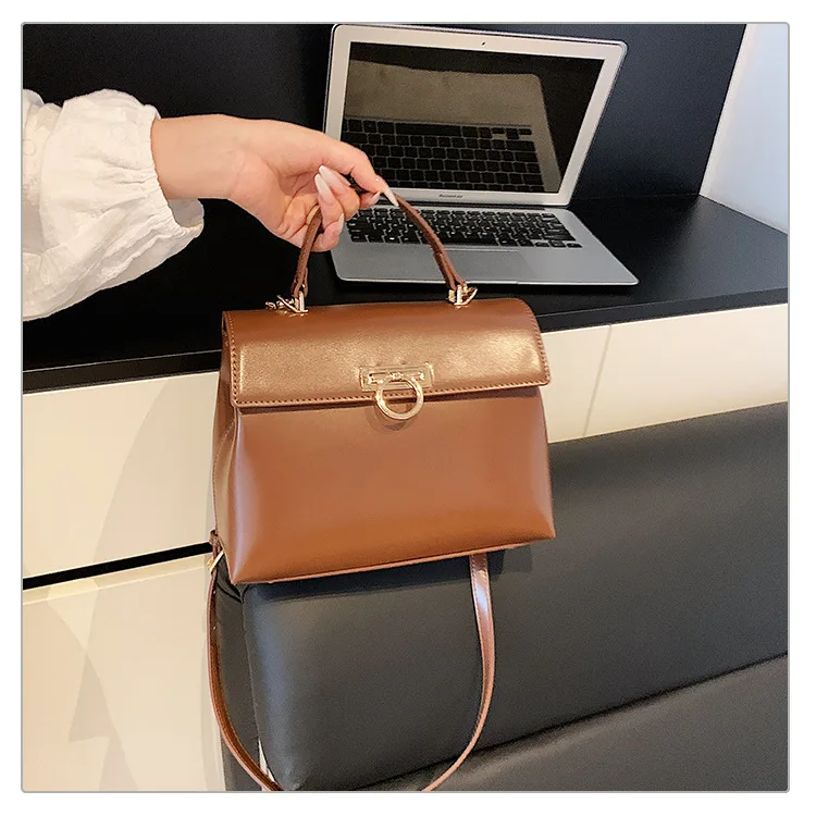 

2025 French Vintage Bag with Horsebit Detail, Elegant Crossbody & Shoulder Bag, Quilted Leather Top Handle Purse for Work