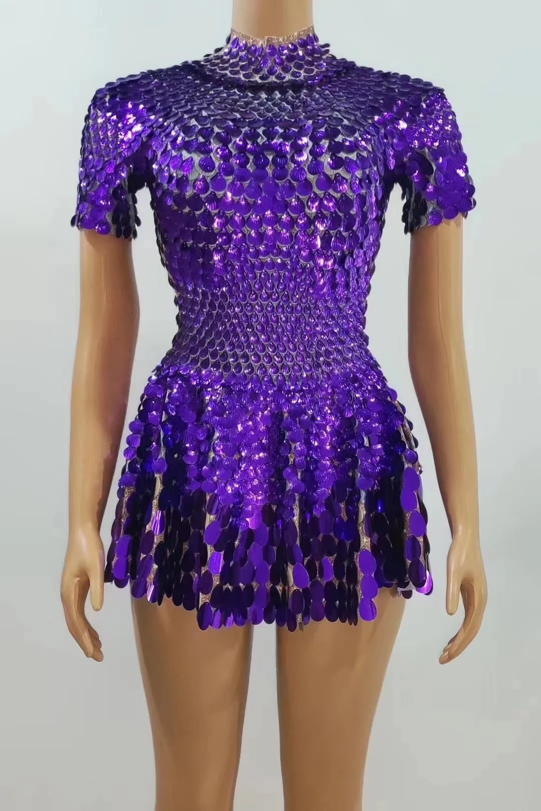 2025年新作人気ナイトクラブバー女性歌手ゲストゴーゴーシェルスパンコールショートスカート大人ダンスパフォーマンス衣装 yj070