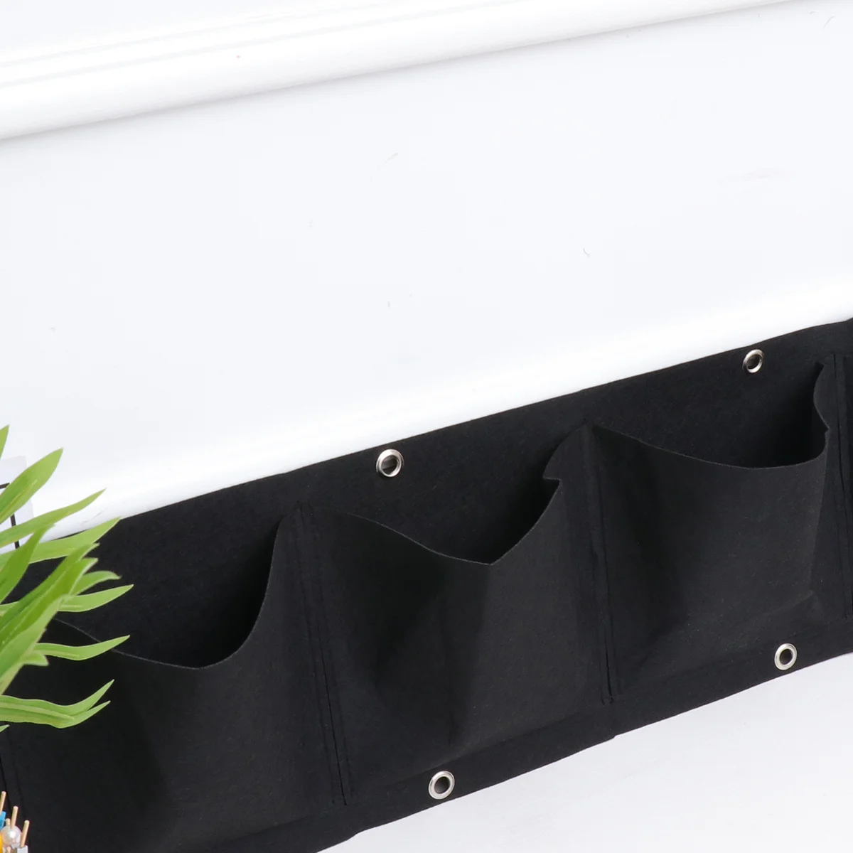 

Wall Hanging Planting Bag Vertical Multi-Pocket Planter Felt Growing Bag for Home Balcony Garden Outdoor (Black, 4-pockets)