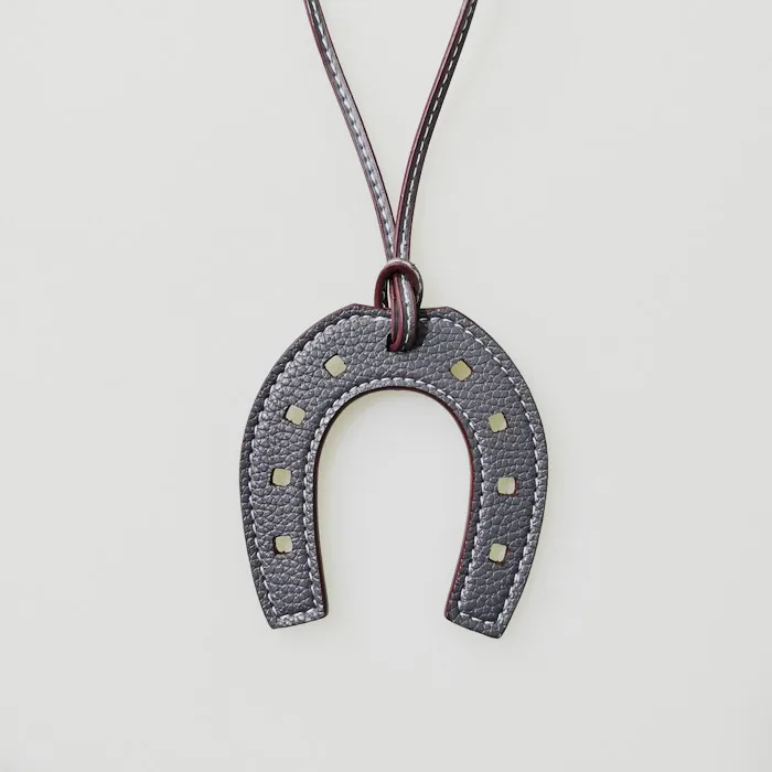 2026-premium-handmade-leather-horseshoe-bag-charm-luxury-good-luck-car-ornament-keychain