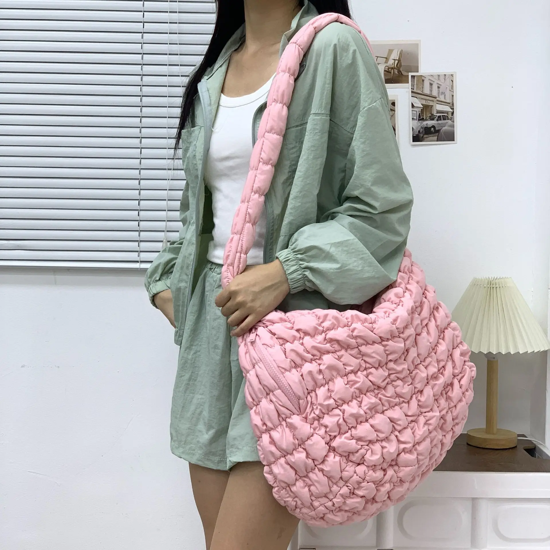 Bolso de mano grande acolchado de nailon para mujer, bolsa de hombro grande, informal, de calidad, de algodón, 2023