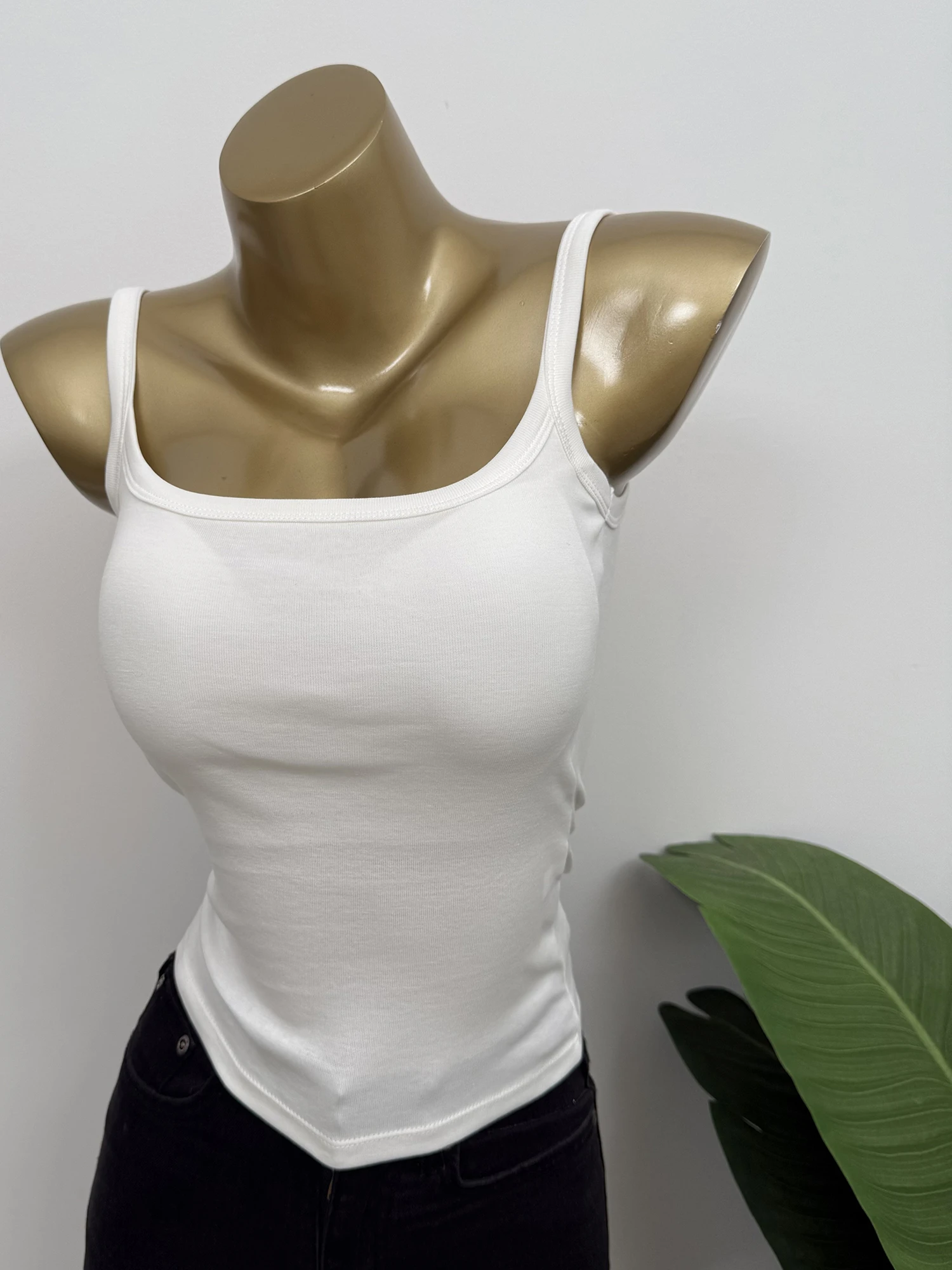 Women's Slim Fit U-Ne Csole Tank Top with Chest Pad Skin-Friendly Inner Wear ort Sle Commute Faion Pure Color