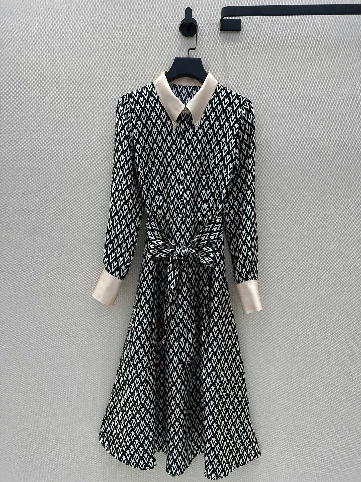 

Women's elegant summer pure silk dress