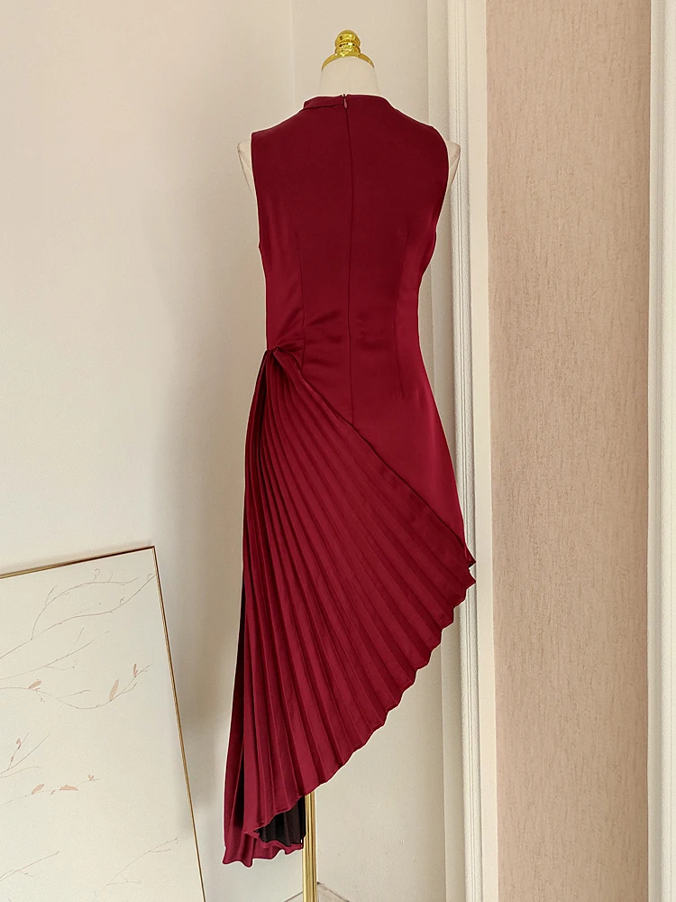 Retro Pleated Stitching Asymmetric Sleeveless Waist-Tight Temperament Dress 2024 Spring New French Elegant Wine Red Dress Women