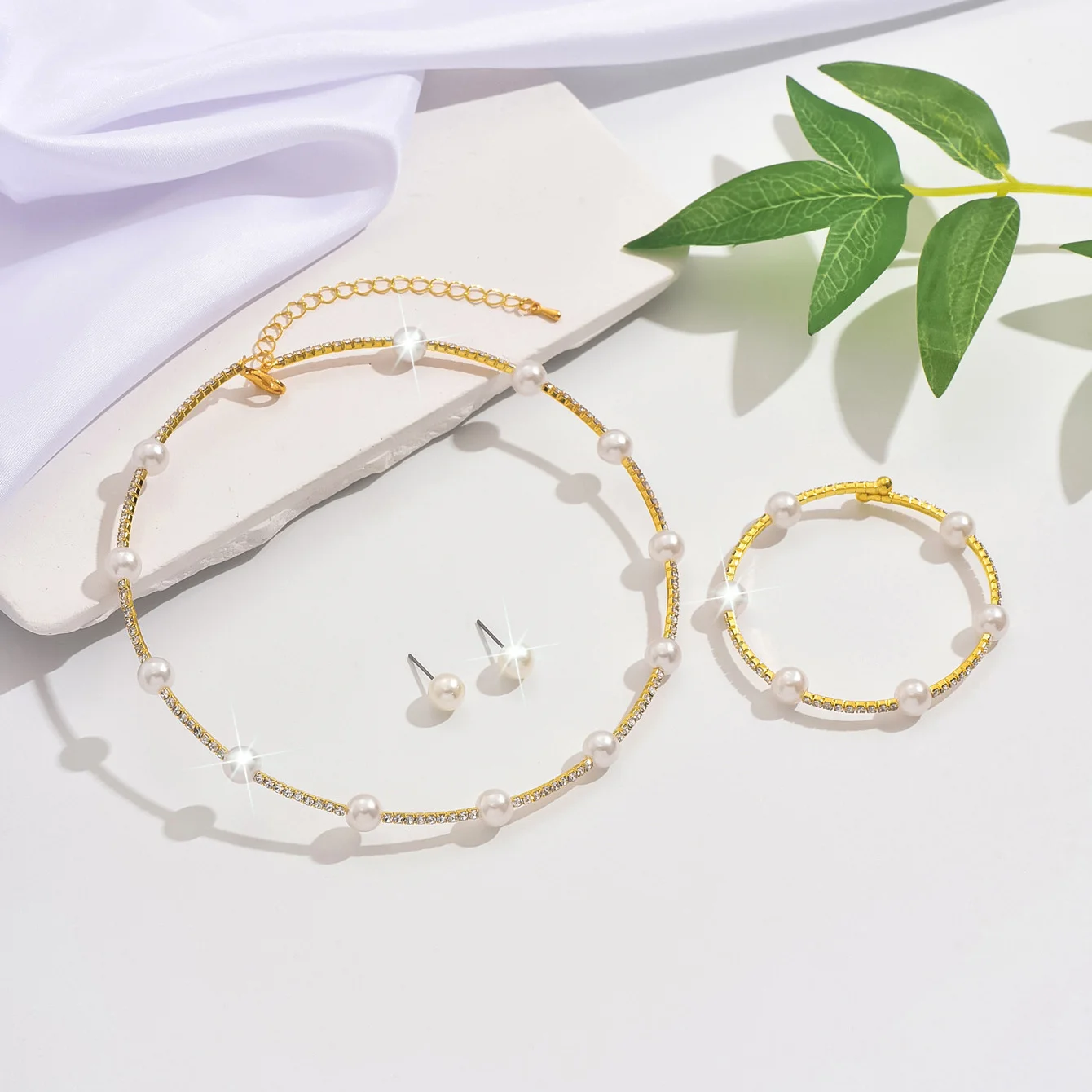 Elegant Silver Tone Star Jewelry Set, Shiny Crystal Open Cuff Choker & Bracelet Earring Set for Brides Evening Gift