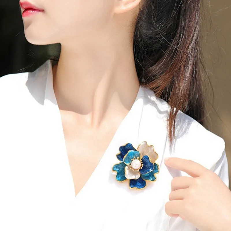 Peony‑Shape Enamel Brooch With Freshwater Pearl Elegant Lapel Pin Gift for Mom Daily Costume Ornament