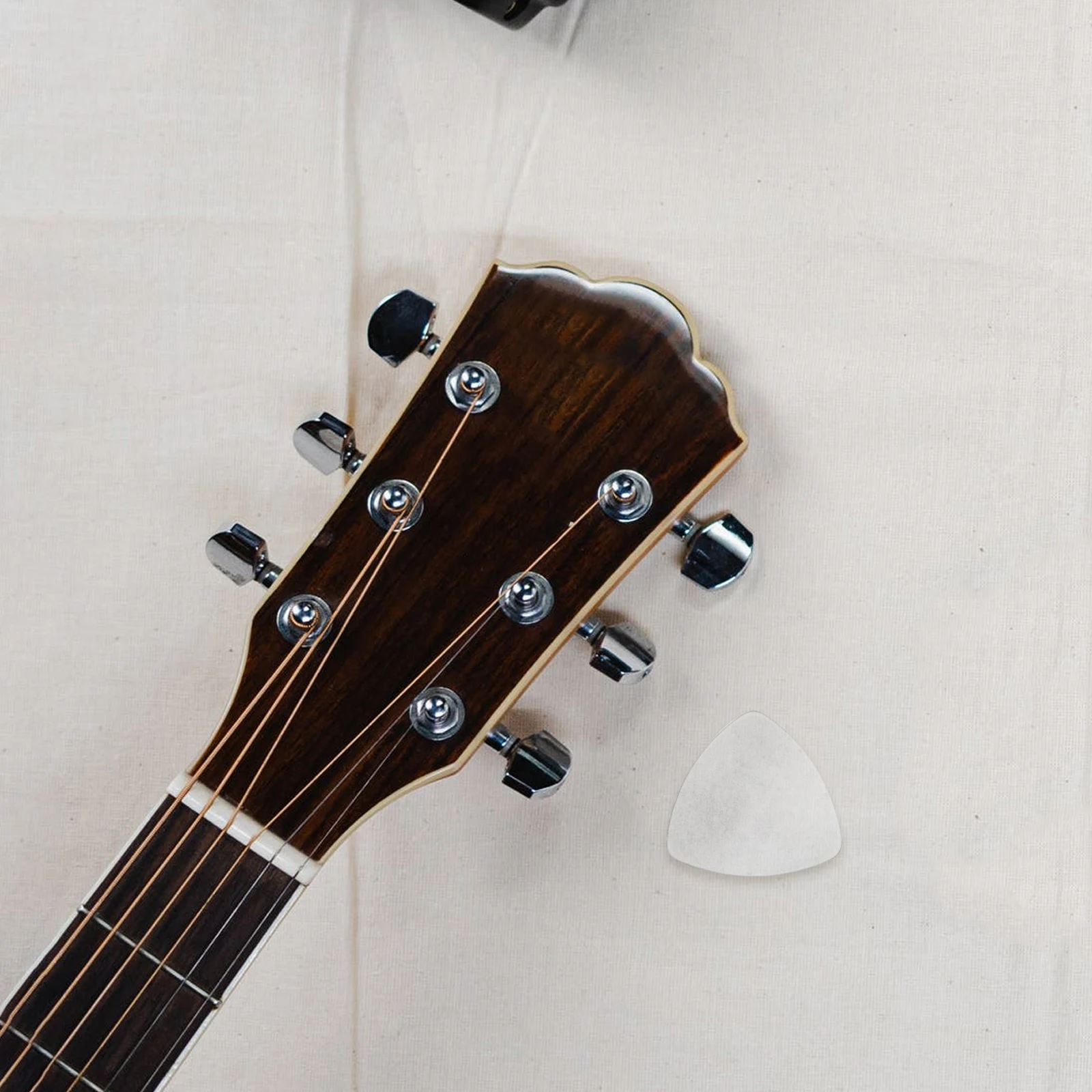 

Nylon Guitar Picks Clear Sound Smooth Strumming Bass Electric Stringed Instruments Compact Plectrum for