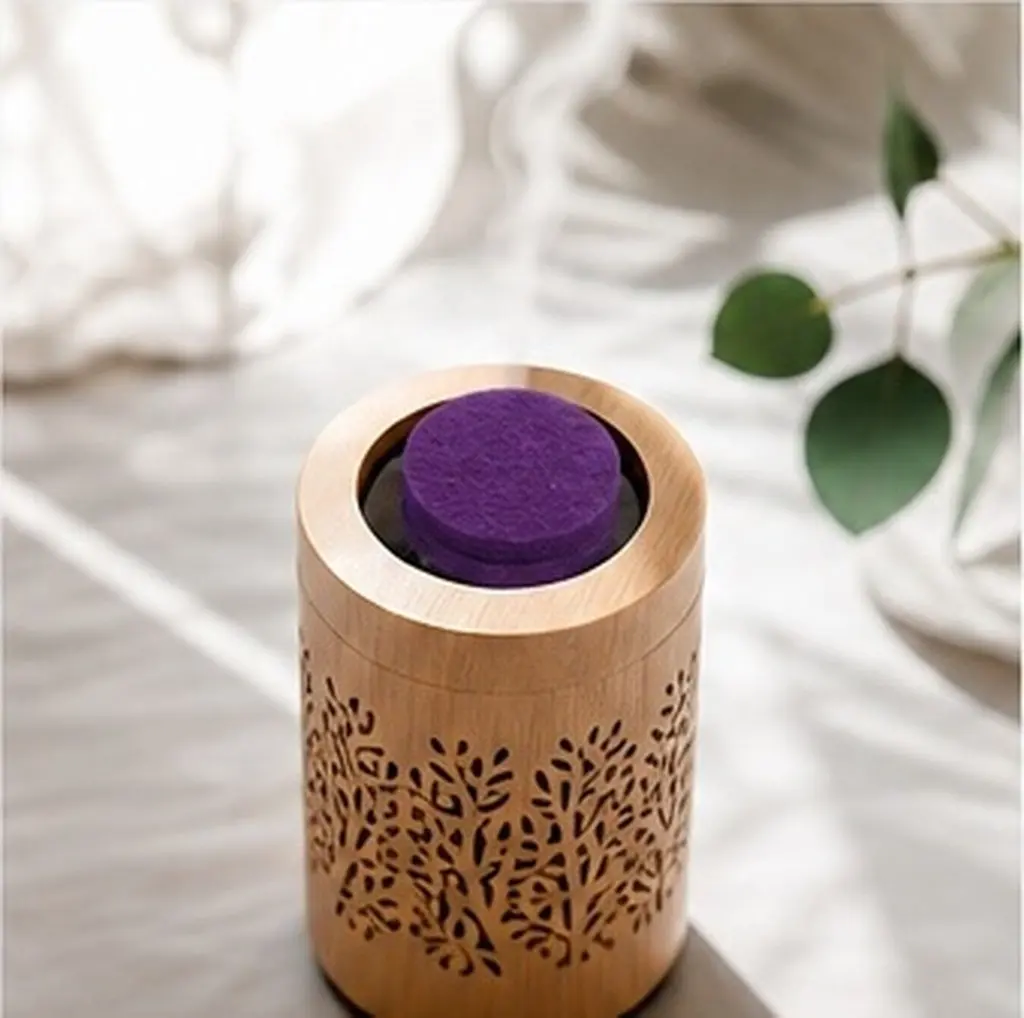 200Pcs Mini Round Essential Oil Diffuser Pads Nonwoven Fabric Unscented Refill Pads Replacement for Locket Necklace Car Use