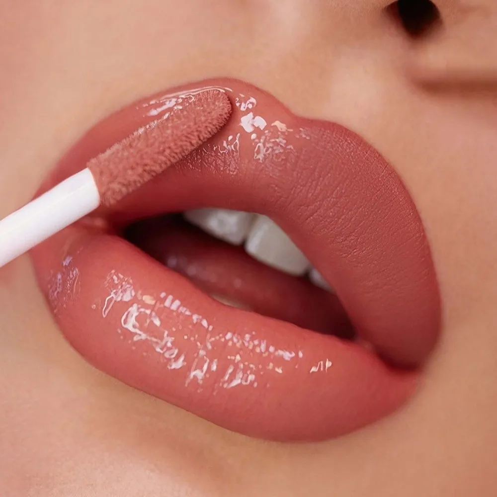 New Moisturize Lip Glaze Plumping Effect Liquid Peptide Lip Gloss Long-lasting Glossy Finish Lip Makeups Daily Use Lip Makeups