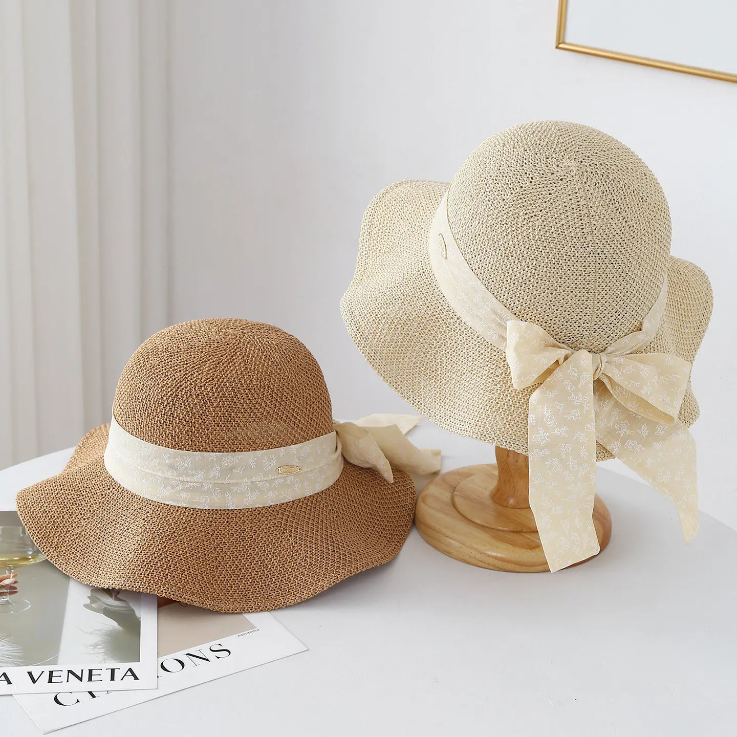 Elegant Wide Brim Straw Sun Hat for Women Foldable UV Protection Beach Cap with Floral Ribbon Bow French Style Summer Sun Hat