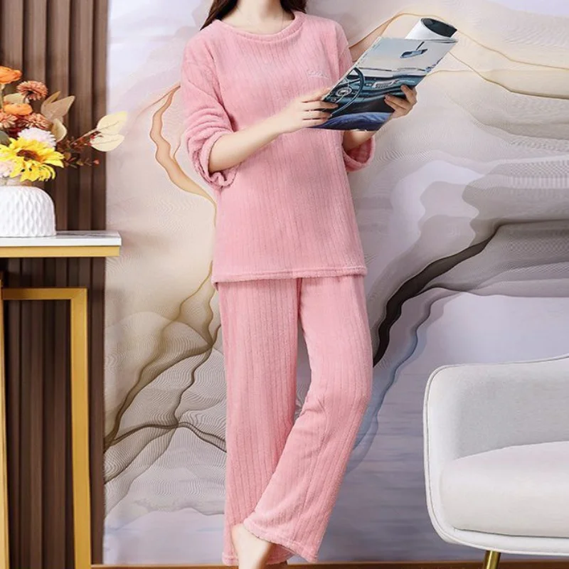 Autumn Winter Flannel Pajamas Women\'s Two-piece Loose Casual Homewear New O-neck Women\'s Striped Coral Fleece Simple Pajamas