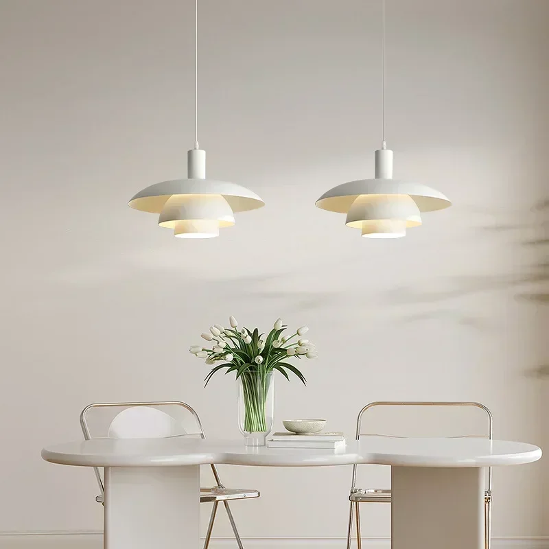 Lampe LED Suspendue au Design Danois de Haute Qualité, Luminaire Décoratif d'Nik, Idéal pour un Salon, une Cuisine ou une Table à Manger