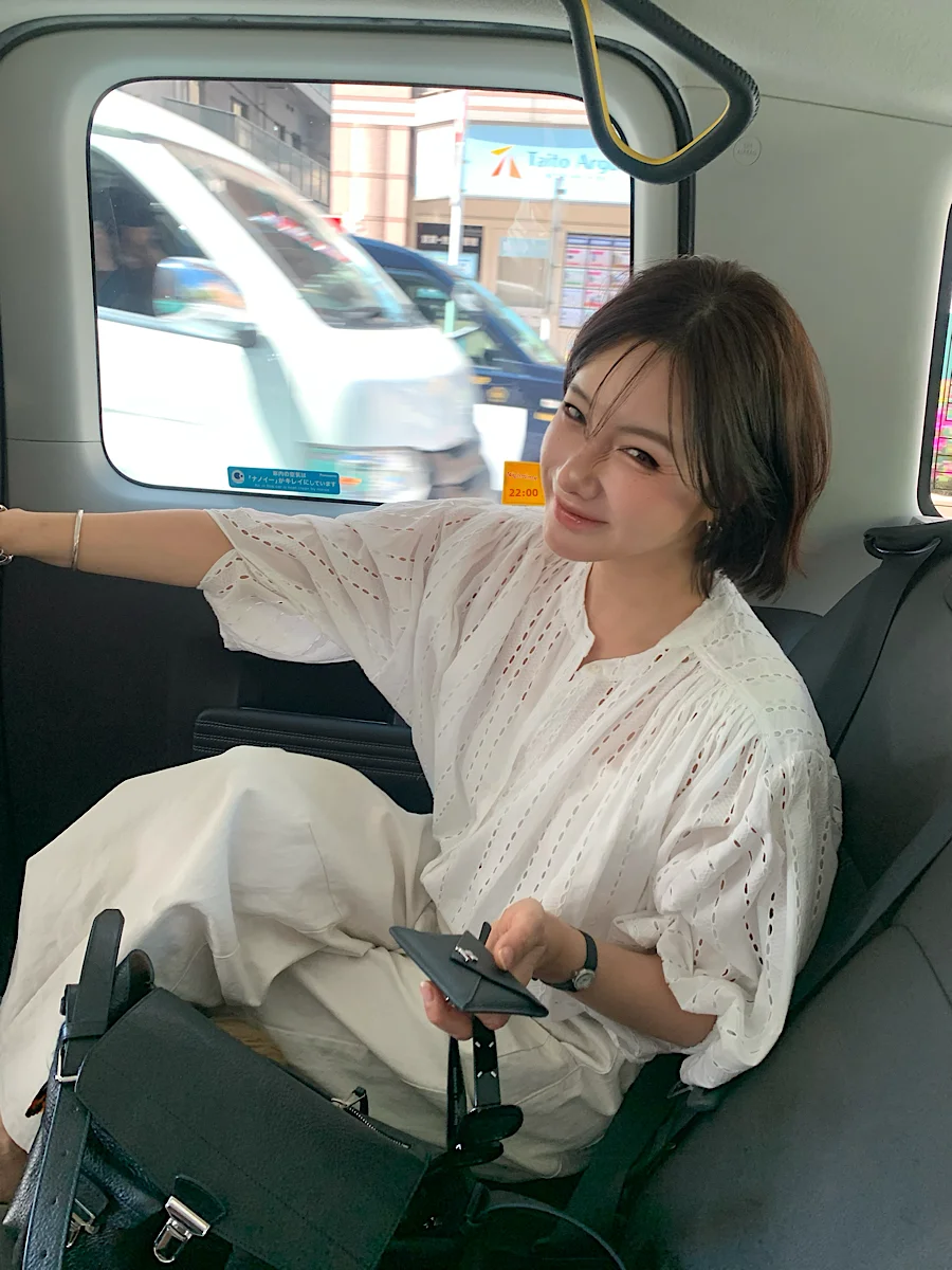 

Chic Hollow out Micro Transparent Women's irt round Ne Loose Batwing Sve Top Folded Design Versatile Cotton Commute Sle