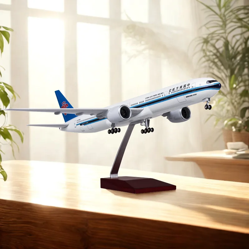 

B777 47CM Scale China Southern Airlines Airplane Models Adults Fun Model Aircraft With Light Diecast Resin Collection Display