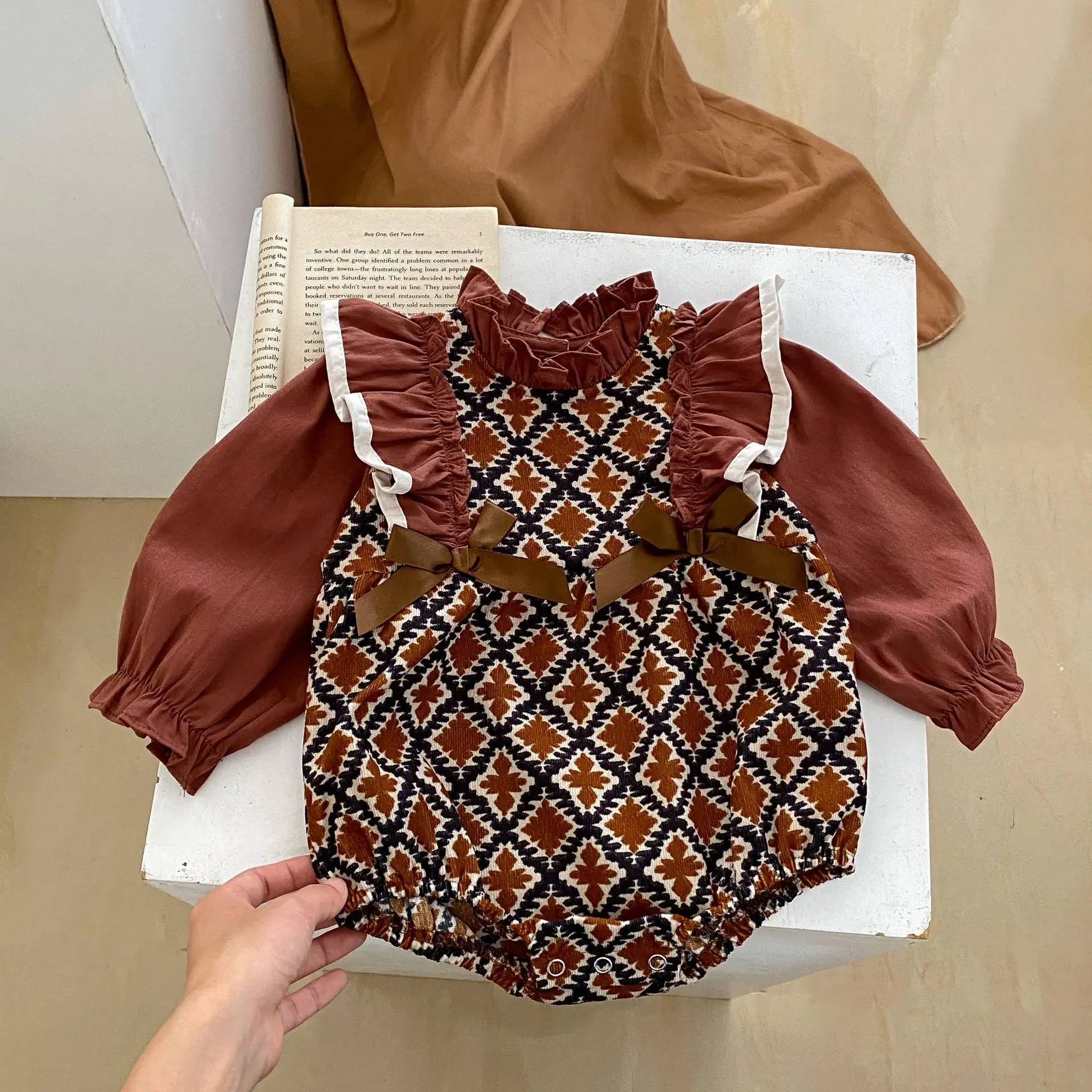 Instagram Autumn New Fashion Versatile Infant and Toddler Girl Baby Corduroy Printed Contrast Color Long sleeved Sweetheart Jump