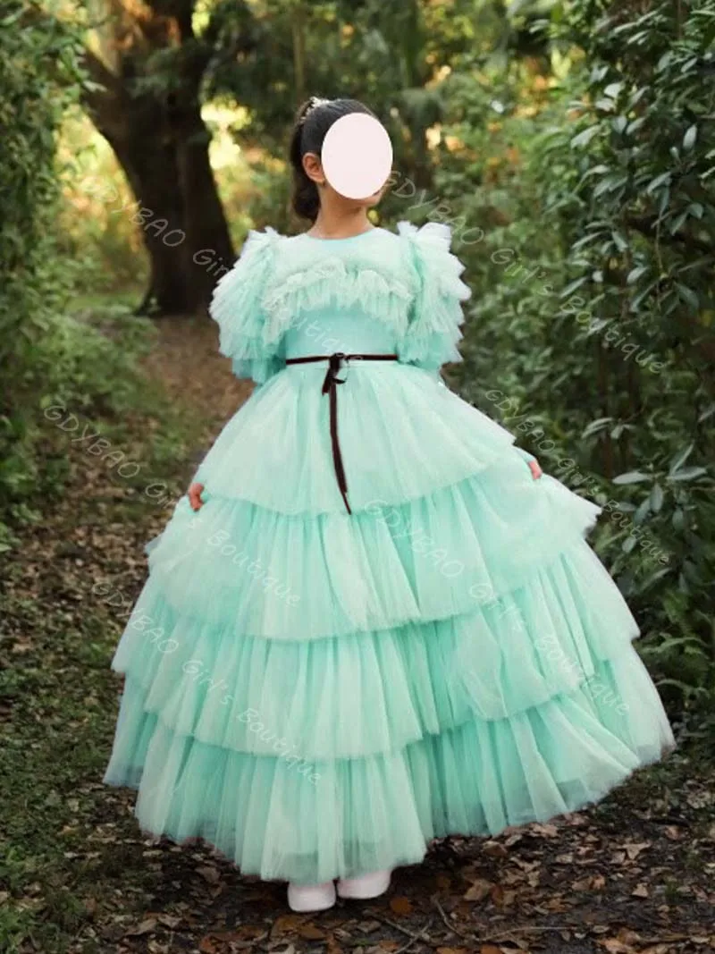 Aangepaste meisjes prinsessenjurk gelaagde tule bruiloft bloemenmeisje jurk met lint vloerlengte optocht communiejurk