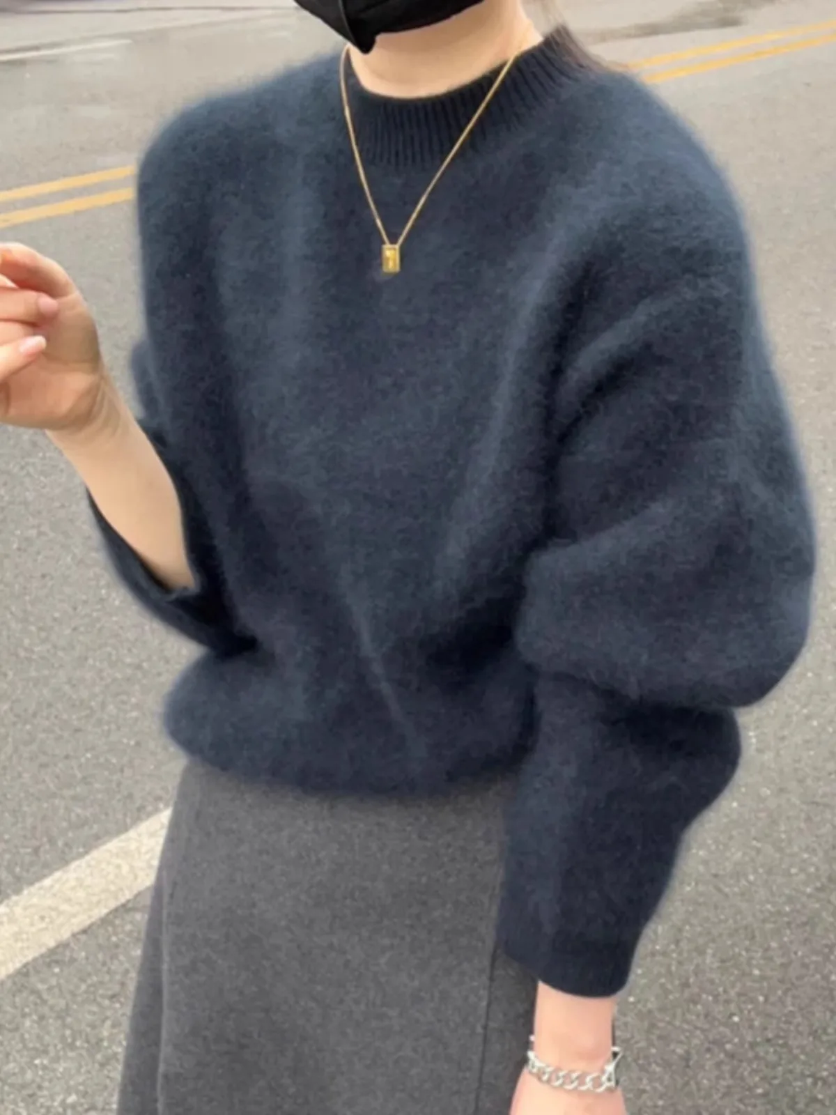 

This year's popular elephant grey round neck cashmere sweater with sweater knit women's loose thick wool base