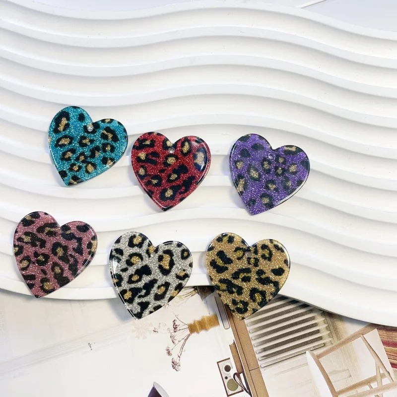 卸売-50-ピース-ロット-30-ミリメートルカラーヒョウ柄漫画ハート形アクリルビーズ穴付き-diy-ジュエリー衣服アクセサリー