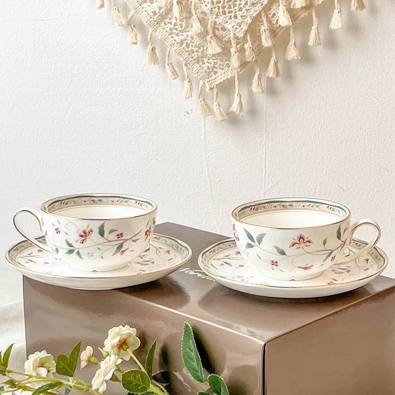 

Japanese-style Bone china Coffee Cup and Saucer Set Household High-end Ceramic Teacup 2set Gift Box Exquisite Birthday Gift