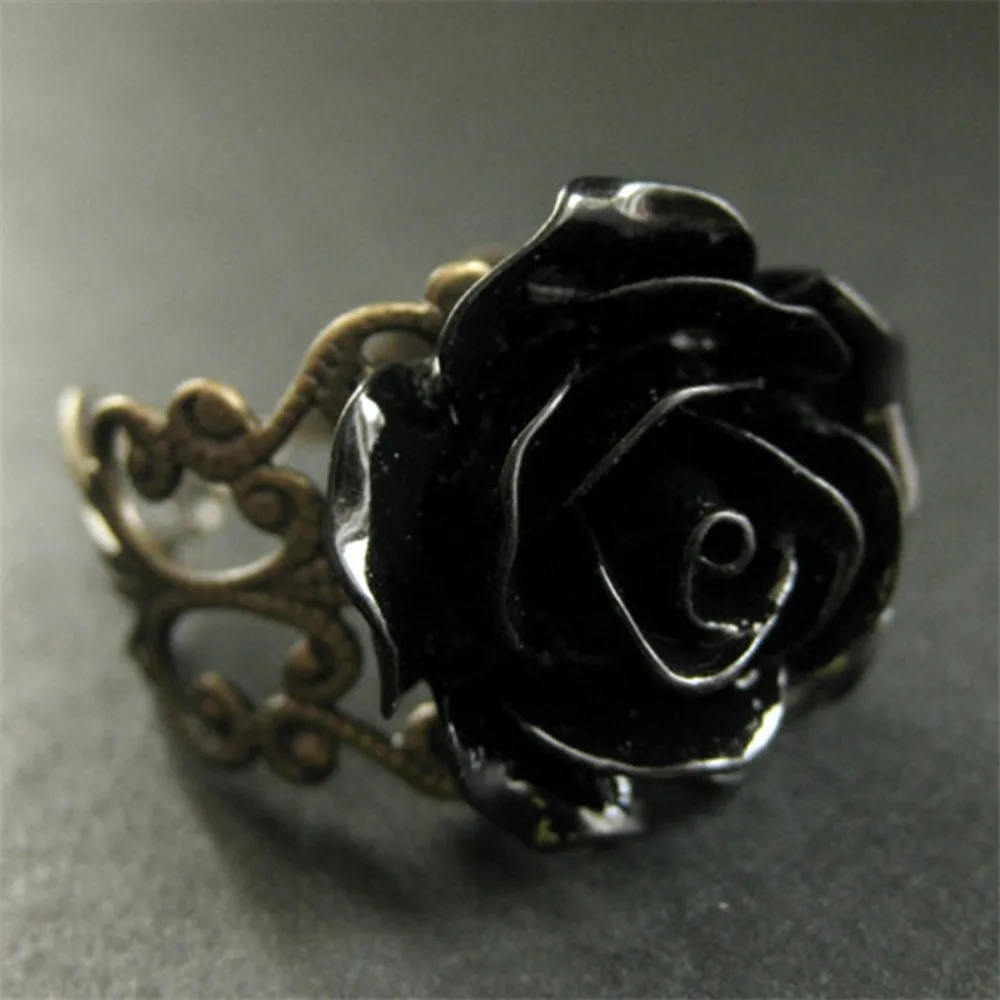 Temperament Retro Black Resin Stereo Rose Flowers Gold Color Hollowed-out Opening Rings for Women Men Gothic Jewelry Accessory