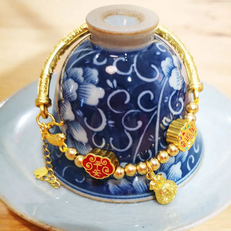 

Old Money Hanfu Clothing Accessories Golden Bracelet Lucky Money Bag Propitious Cloud Lucky Fish Charms Design Bangle Chain