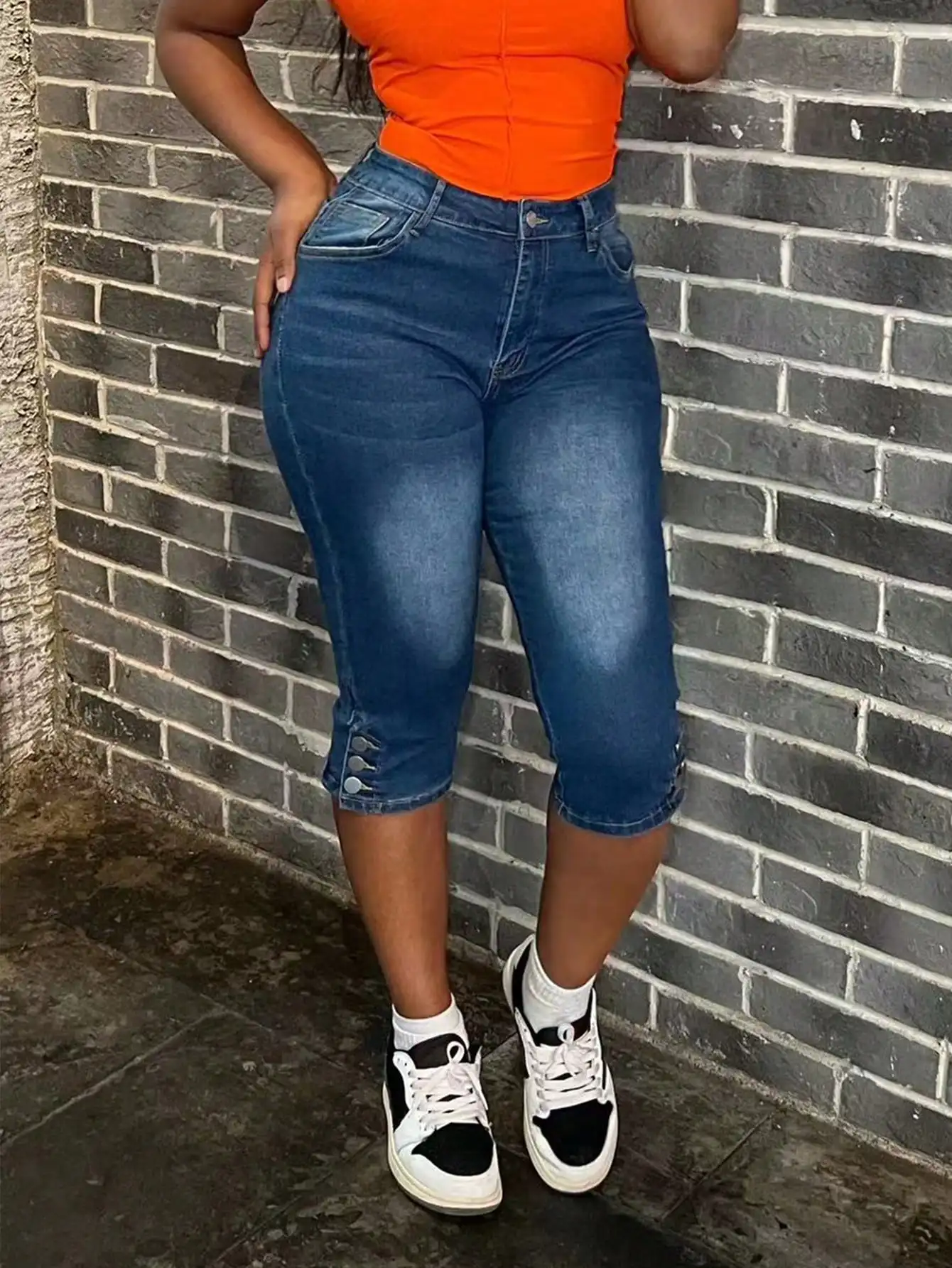 Women's High  Waisted Denim Capris 2025 Trendy Button  Front Stretch Fabric Knee  Length Jeans