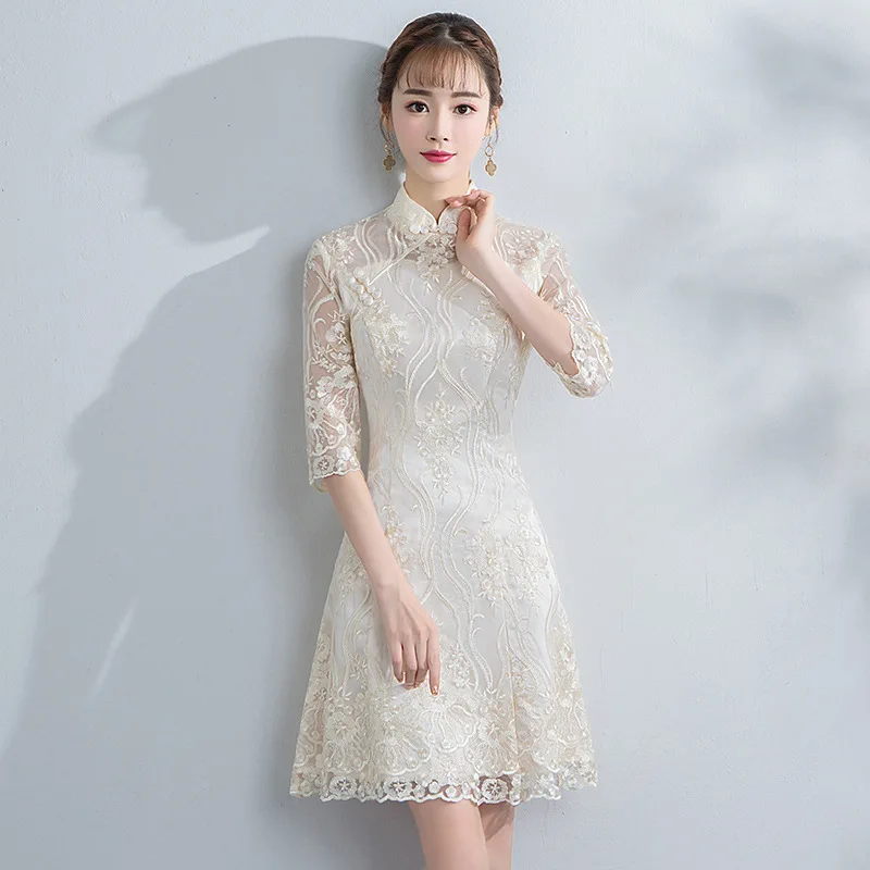 

Women Elegant Mandarin Collar Bridal Wedding Dress Sexy Slim Front Split Novelty Cheongsam Exquisite Appliques Trim Short Qipao