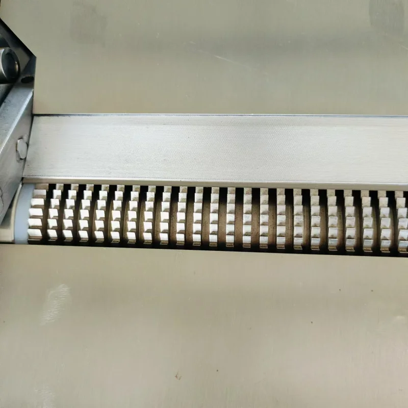 معدات ذبح الخنازير الصغيرة معالجة آلة فاصل مقشرة جلد لحم الخنزير لآلات الجزار