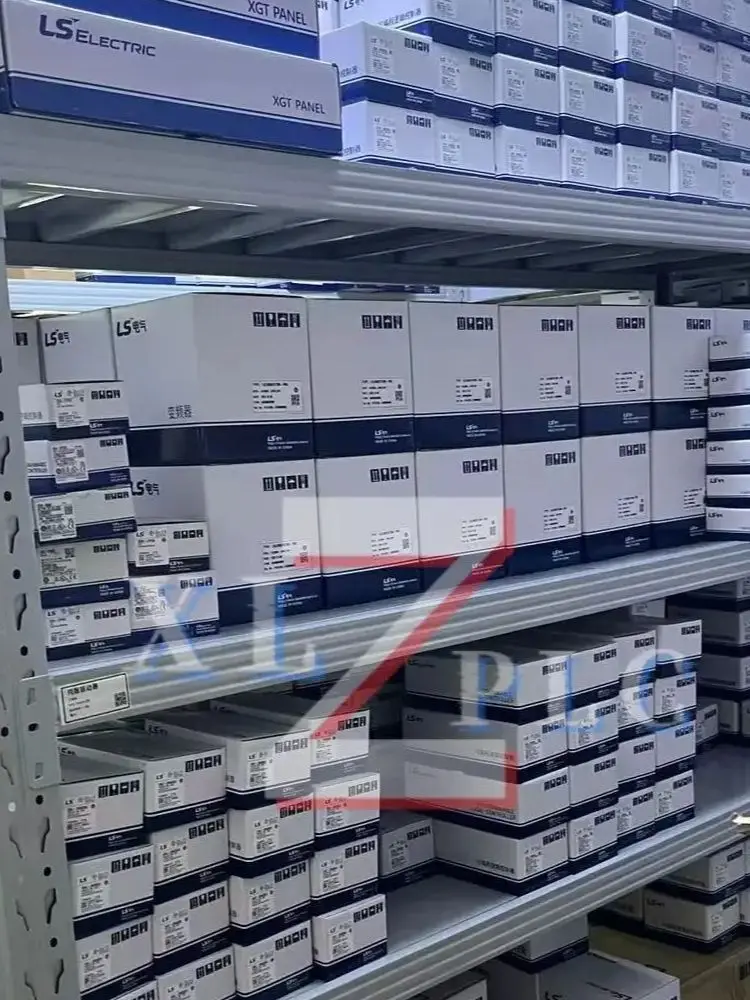 وحدة PLC أصلية جديدة K7M-DR30UE K7M-DR14UE
