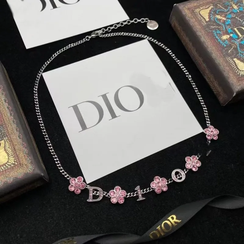 Twist Chain Floral Letter Rhinestone Fashion Small Fragrance High Sense Fashion Versatile Collarbone Chain