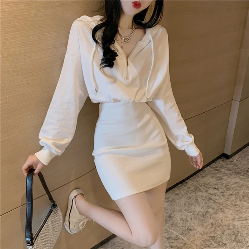

Elegant Early Spring 2026 Women's Long Sleeve Wrap Body Dress Slimming Waistline Hoodie Skirt Korean Style Commute Chain Belt