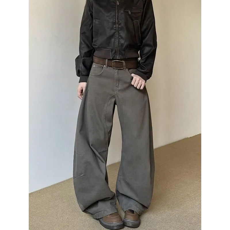 جينز أمريكي عتيق بني واسع الساق للخريف والشتاء سروال نسائي ضيق متعدد الاستخدامات على شكل موز بنطلون فضفاض عالي الخصر