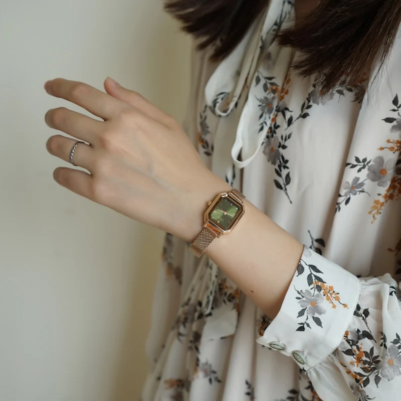 

Rectangular Women'S Watch, Simple And Elegant, With A Thin Strap, Small And Delicate, Featuring A Literary And Retro Style.