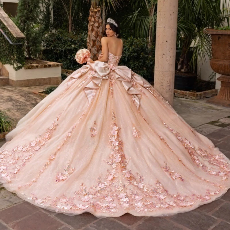 فساتين Quinceanera الوردية اللامعة ثوب الكرة قبالة الكتف زين زهرة الديكور كريستال مع كيب تول مشد الحلو 16 فستان