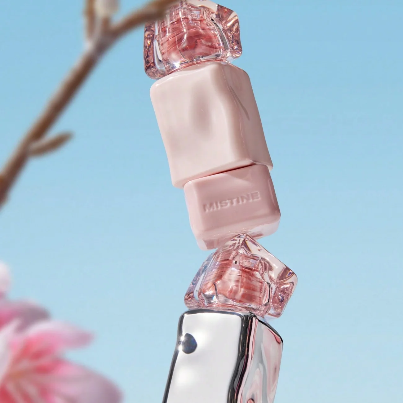 Mistine Thai Latte Juicy Lip Gloss, Hydrating Lip Jelly Infused with Hyaluronic acid Non-Sticky  1Pack