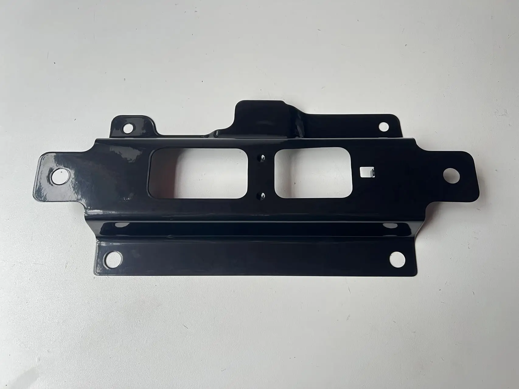 1pc for FORD platinum 18-25 Bracket (mudguard) LB5Z-7813562-AB  LB5Z7813562AB
