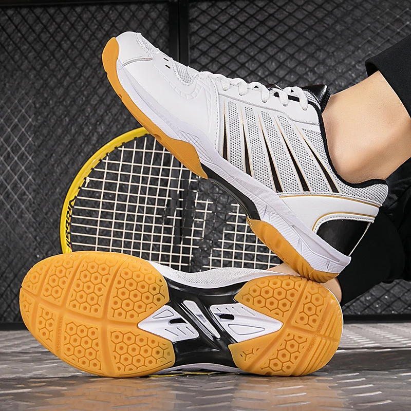 Sepatu kets olahraga tenis pria, sepatu Badminton profesional, sneaker berjalan Gym pasangan, sepatu voli pria, sepatu jala bernapas