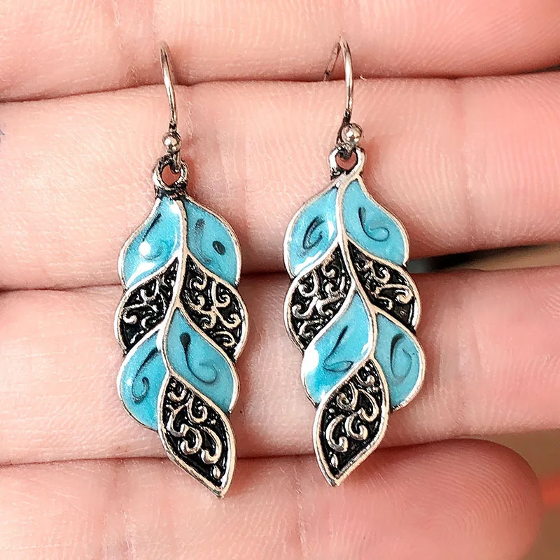 

Аксессуары для рукоделия: Креативные серьги-попылки в богемном стиле из сплава с перьями, винтажные синие, с антикварным серебряным покрытием, с подвесками-крючками для ушей.