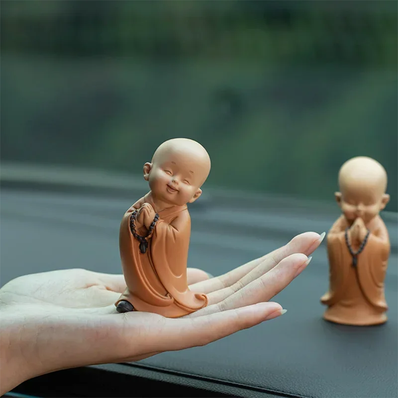Sami Little Monk Car Decoration Figurines Healing Office Room Desktop Figurines & Miniatures Modern Cute Home Decor Statua FYFM