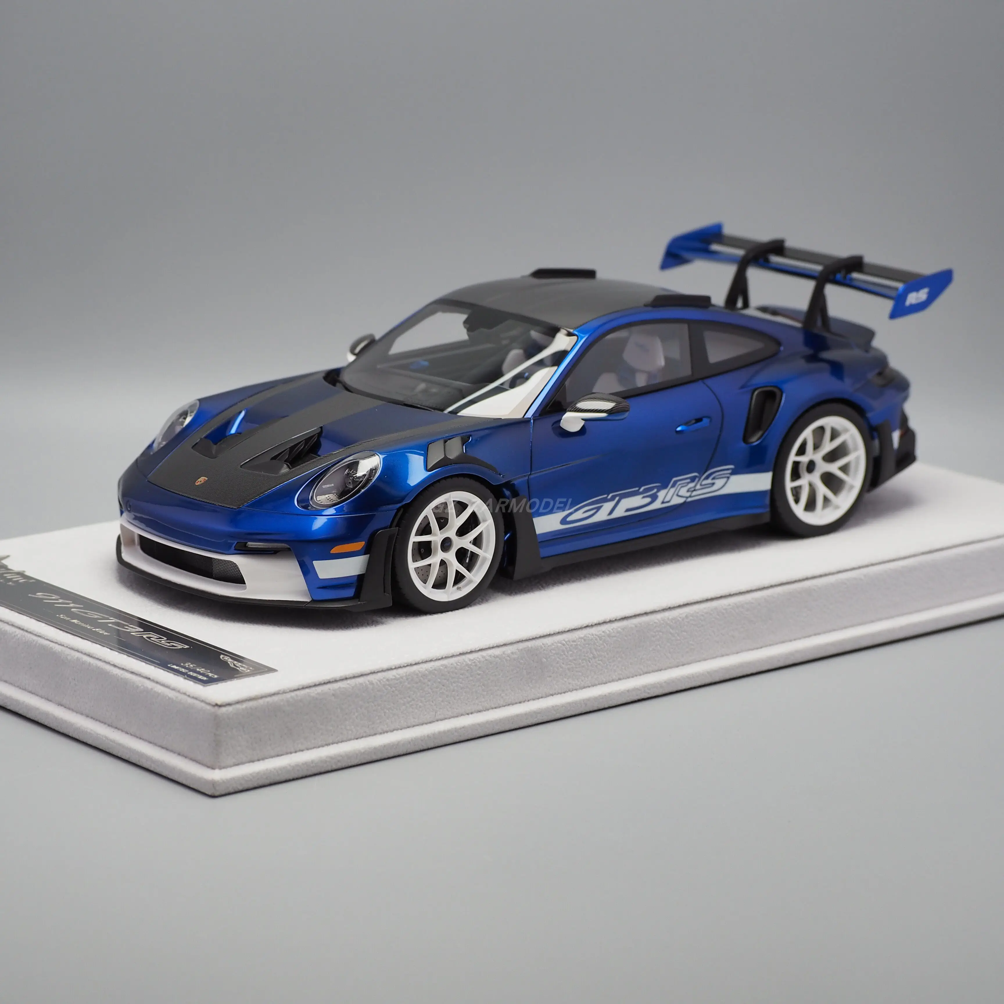 

Fuelme 1:18 992 GT3RS San Marino Blue Simulation Limited Edition Resin Metal Static Car Model Toy Gift