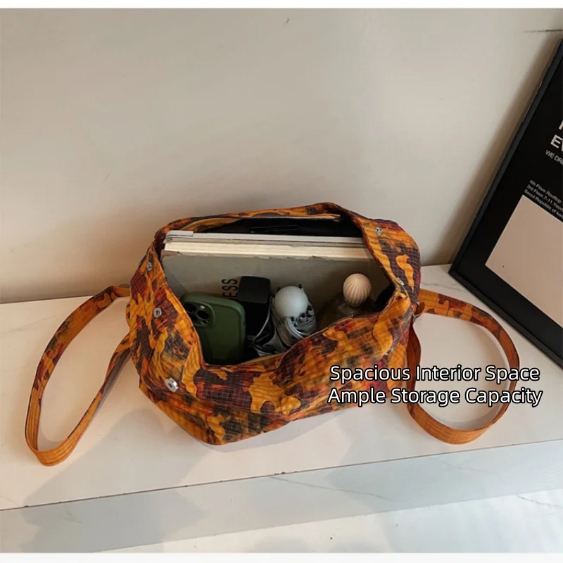 Women Vintage Canvas Tote Bag Large Capacity Casual Shoulder Bag Fashion Commuter Handbag Crossbody Travel Bag