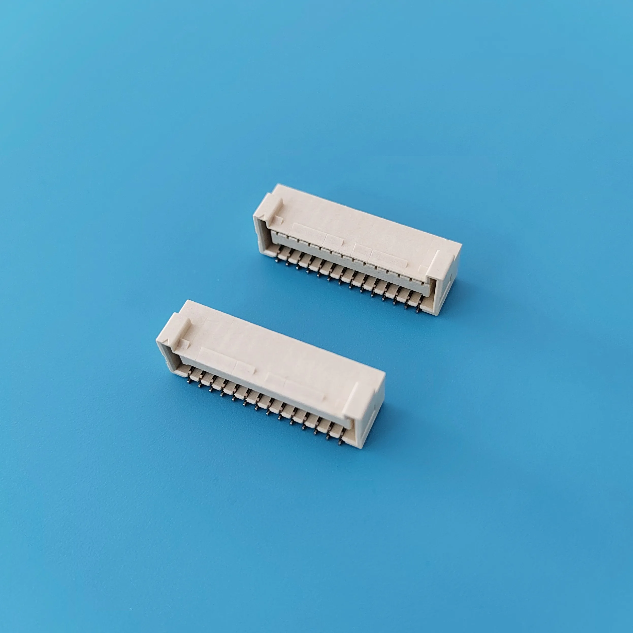 Alternativas SM10B-ZPDSS,SM12B-ZPDSS,SM14B-ZPDSS,SM16B-ZPDSS,SM18B-ZPDSS,SM40B-ZPDSS Paso de 1,50 mm, SMD, ángulo recto, doble fila, estaño