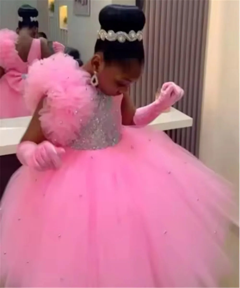 فستان فتاة الزهور الفاخر المخصص لحفلات الزفاف من الساتان المطرز بدون أكمام مع فيونكة للأطفال وحفلات أعياد الميلاد الأولى