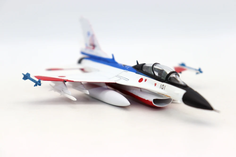 New 1/100 Scale F-2B JASDF Air Dev. Test Wing 60th Anniv. 2015 - Hachette Salvat CP 44 Diecast Simulation Alloy Toys for Collect