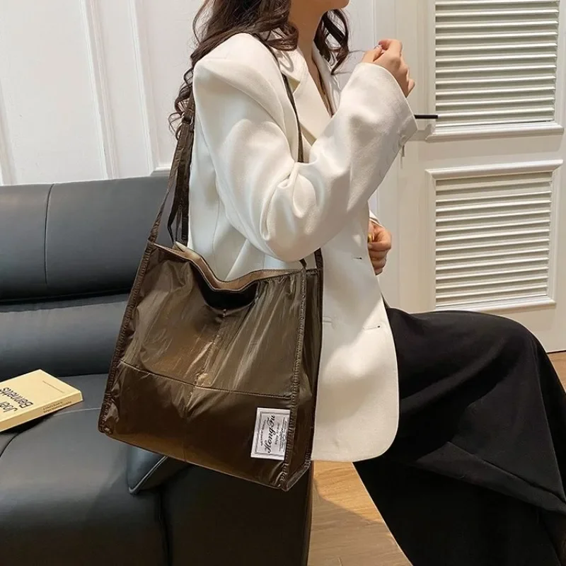

Membrane Minimalist Crossbody Bag For Women Luxury Designer Leather Tote Vintage Elegant Large Capacity Unique Thin Diaper Bag