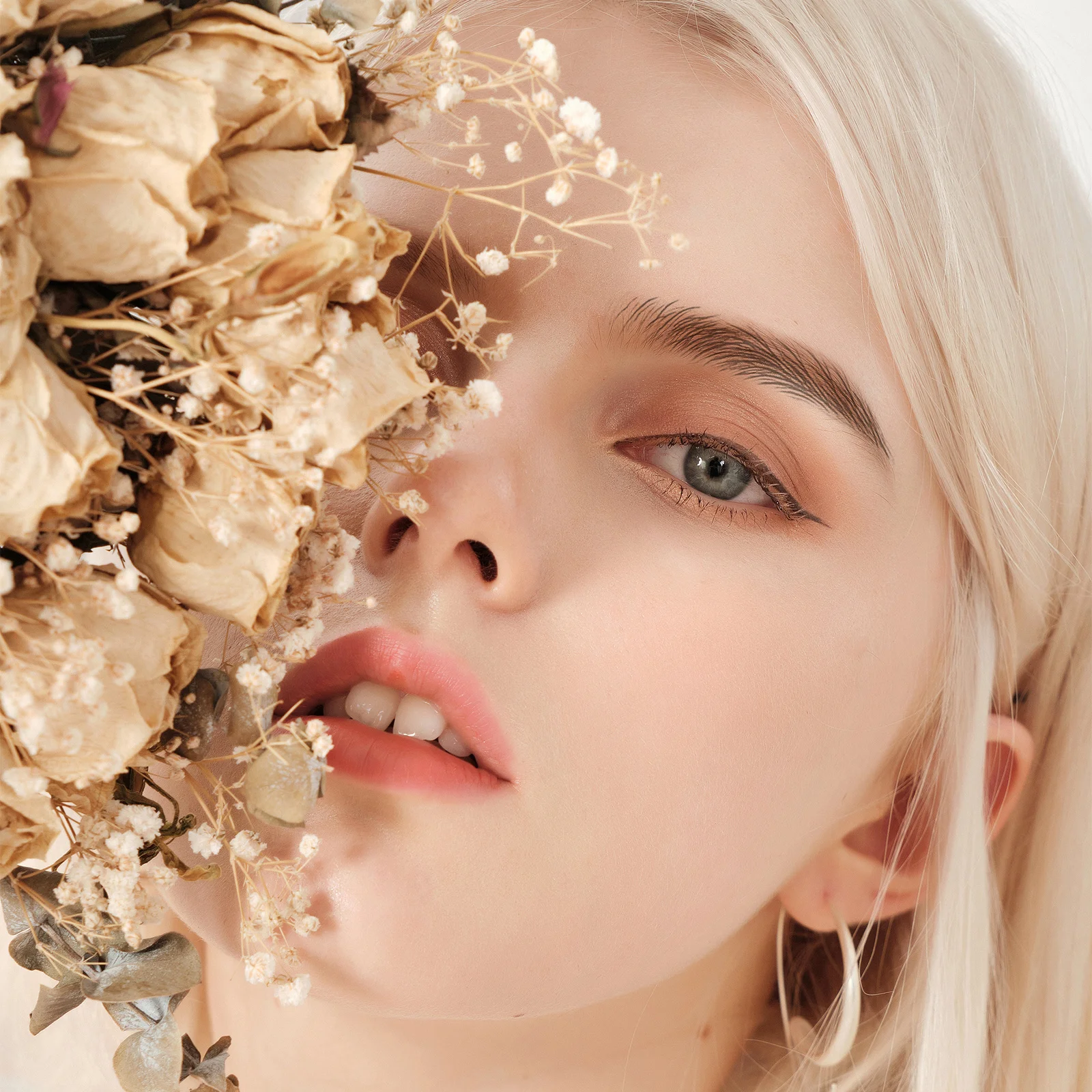 

2pcs Simulation Stickers Waterproof Long Lasting Artificial Eyebrow Patch For Women Easy Apply Eyebrow Makeup Tools