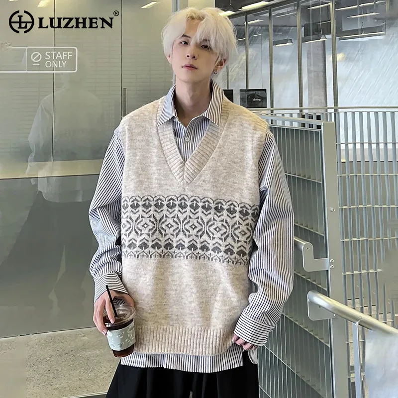

LUZHEN 2025 New Fashion Korean Sleeveless Knitted Vest Pullover Men's High Quality Geometric Pattern Handsome Tank Tops JY3500