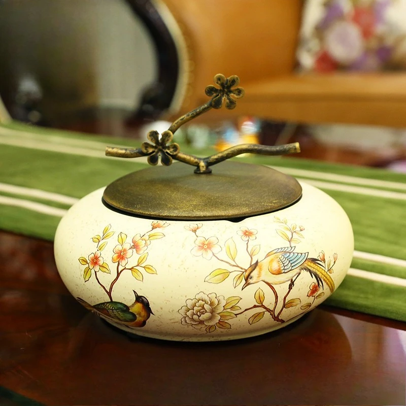 

American living room home creative ashtray with lid ceramic ashtray personalized trend multi-functional storage box European