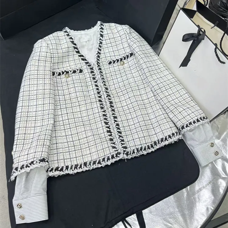 

Customized European women's clothing - new summer styles in 2026 Long-sleeved white knitted tweed coat and skirt set