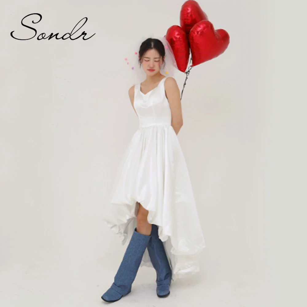 فساتين زفاف Sondr Hi-Lo من الساتان الكوري مخصصة على شكل حرف A فساتين زفاف ذاتية للتصوير الفوتوغرافي بدون أكمام فستان حفلة جميل